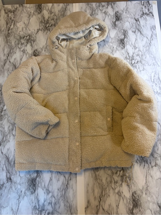 Good American Jackets & Blazers - Good American  Cream Sherpa Puffer Jacket with Hood in size 2